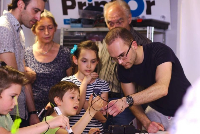 Zdjęcie nr 8 z galerii Międzynarodowy projekt badawczy dla Fablabów z całej Polski z udziałem WSB