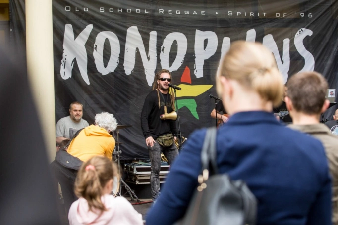 Zdjęcie nr 2 z galerii STUDENCKIE Święto Uczelni - muzyka i festiwal smaków