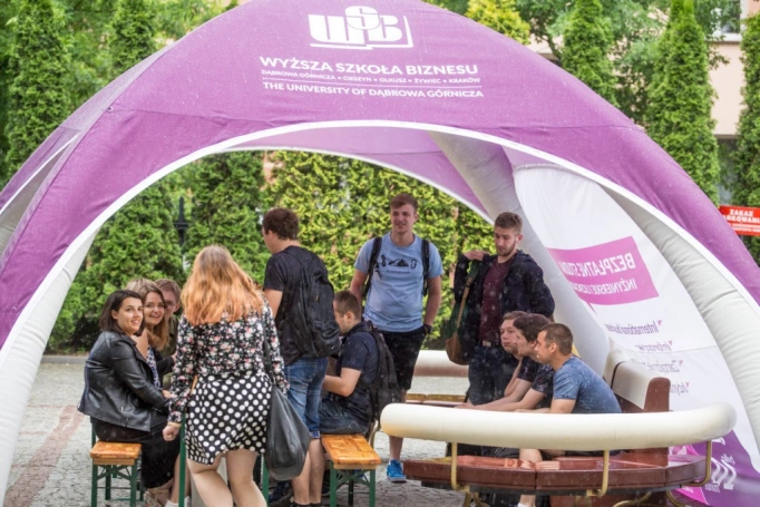 Zdjęcie nr 6 z galerii STUDENCKIE Święto Uczelni - muzyka i festiwal smaków