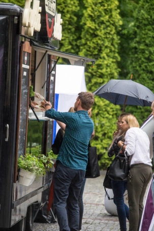 Zdjęcie nr 10 z galerii STUDENCKIE Święto Uczelni - muzyka i festiwal smaków