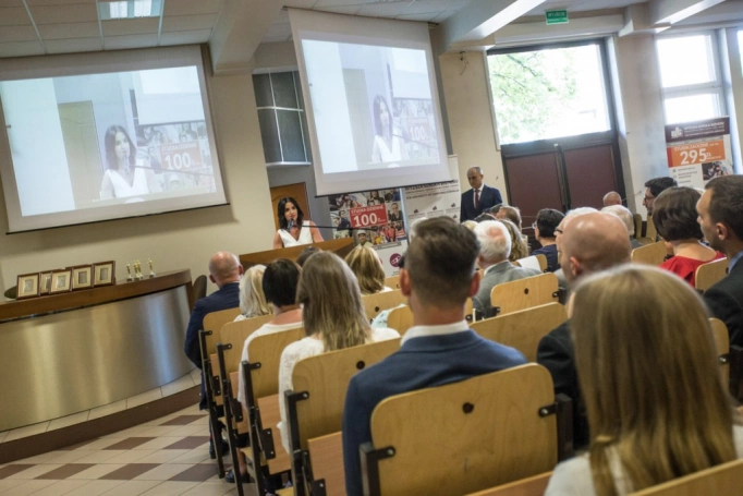 Zdjęcie nr 2 z galerii Święto Wyższej Szkoły Biznesu w Dąbrowie Górniczej 