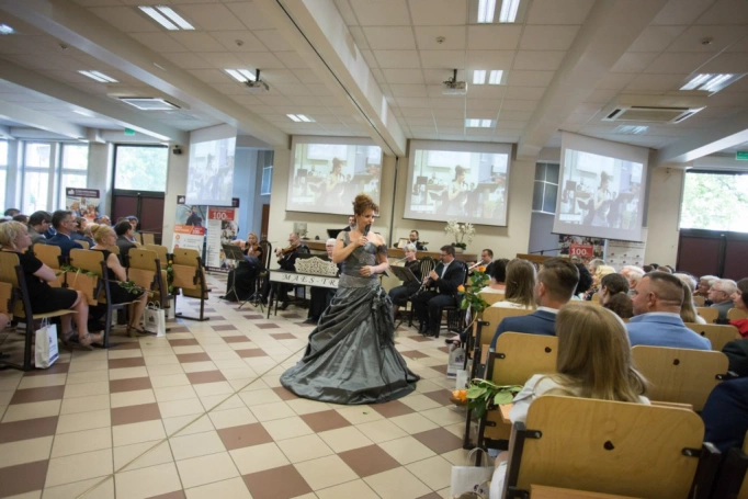 Zdjęcie nr 53 z galerii Święto Wyższej Szkoły Biznesu w Dąbrowie Górniczej 