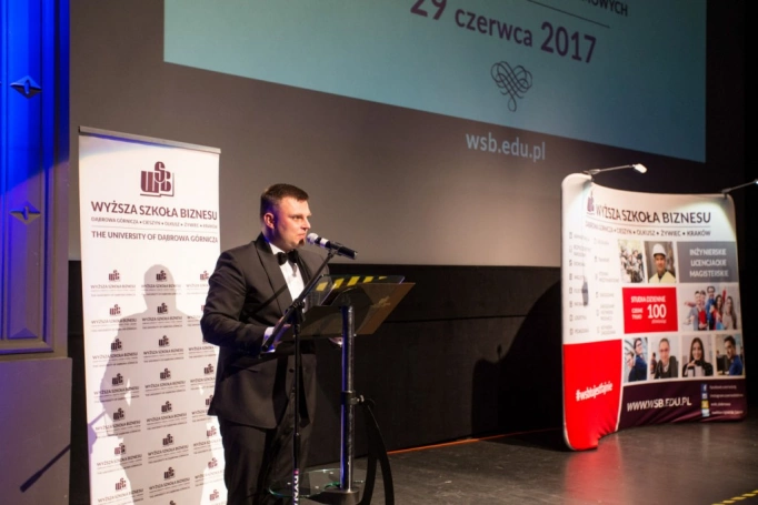Zdjęcie nr 10 z galerii Maja i Andrzej Sikorowscy na gali zakończenia studiów podyplomowych 