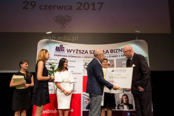 Zdjęcie nr 12 z galerii Maja i Andrzej Sikorowscy na gali zakończenia studiów podyplomowych 
