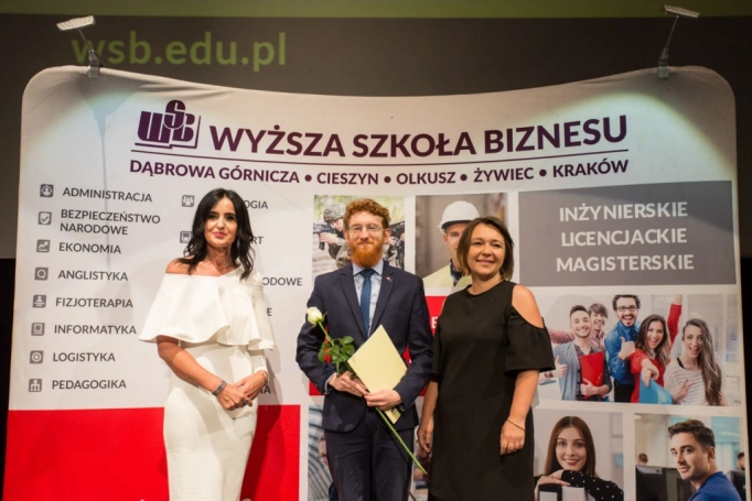 Zdjęcie nr 24 z galerii Maja i Andrzej Sikorowscy na gali zakończenia studiów podyplomowych 