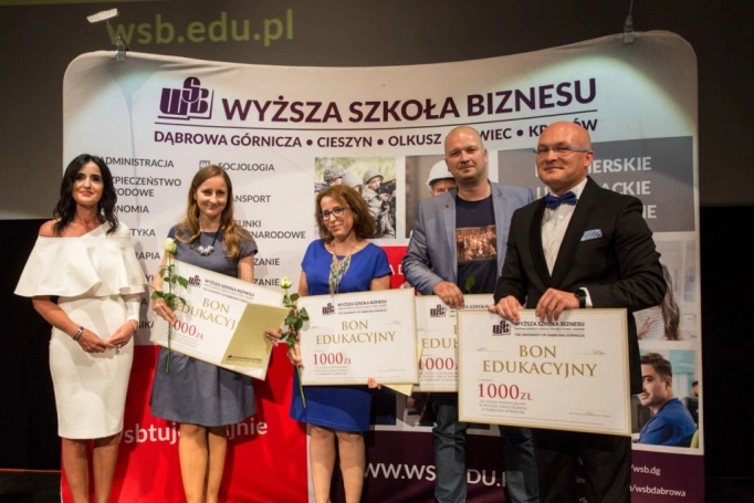 Zdjęcie nr 26 z galerii Maja i Andrzej Sikorowscy na gali zakończenia studiów podyplomowych 