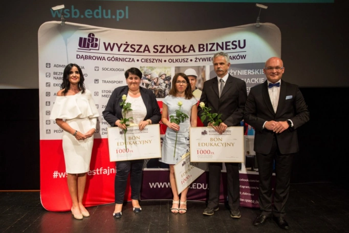 Zdjęcie nr 27 z galerii Maja i Andrzej Sikorowscy na gali zakończenia studiów podyplomowych 