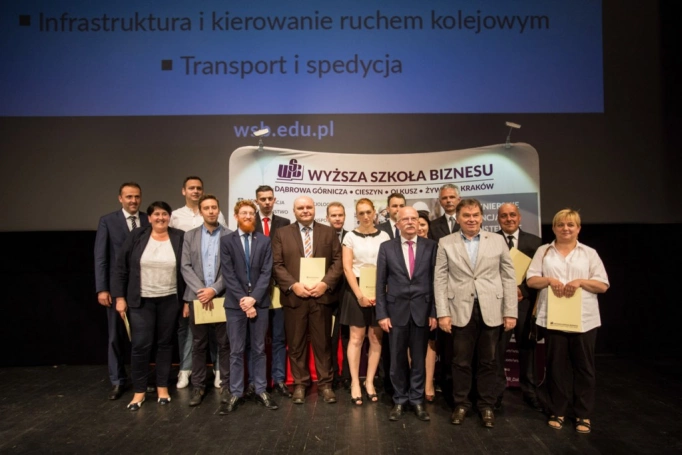 Zdjęcie nr 38 z galerii Maja i Andrzej Sikorowscy na gali zakończenia studiów podyplomowych 