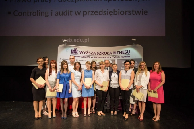 Zdjęcie nr 41 z galerii Maja i Andrzej Sikorowscy na gali zakończenia studiów podyplomowych 