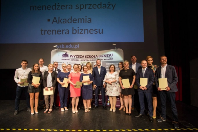 Zdjęcie nr 47 z galerii Maja i Andrzej Sikorowscy na gali zakończenia studiów podyplomowych 