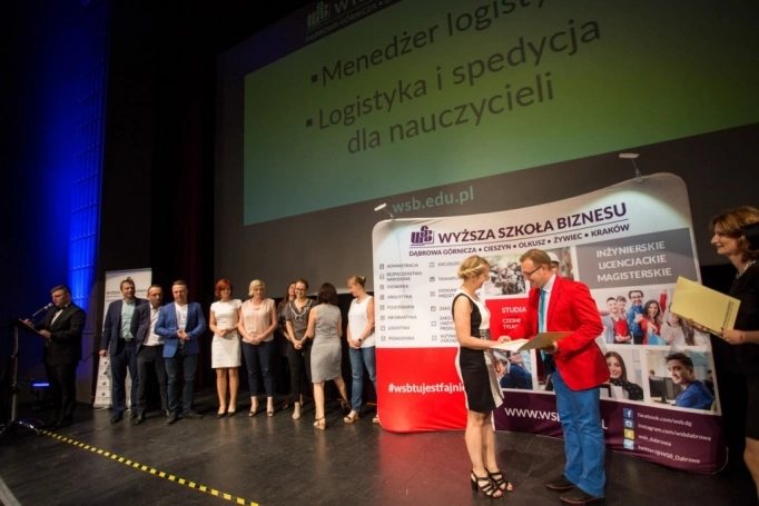 Zdjęcie nr 49 z galerii Maja i Andrzej Sikorowscy na gali zakończenia studiów podyplomowych 