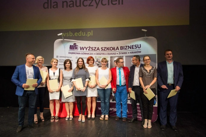 Zdjęcie nr 50 z galerii Maja i Andrzej Sikorowscy na gali zakończenia studiów podyplomowych 