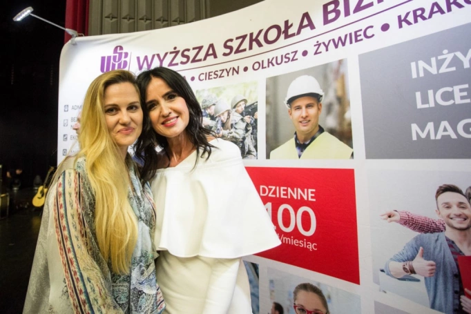 Zdjęcie nr 63 z galerii Maja i Andrzej Sikorowscy na gali zakończenia studiów podyplomowych 