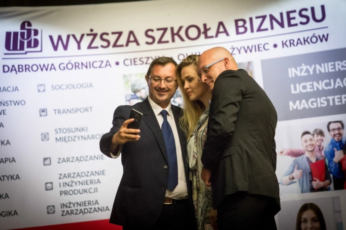 Zdjęcie nr 66 z galerii Maja i Andrzej Sikorowscy na gali zakończenia studiów podyplomowych 