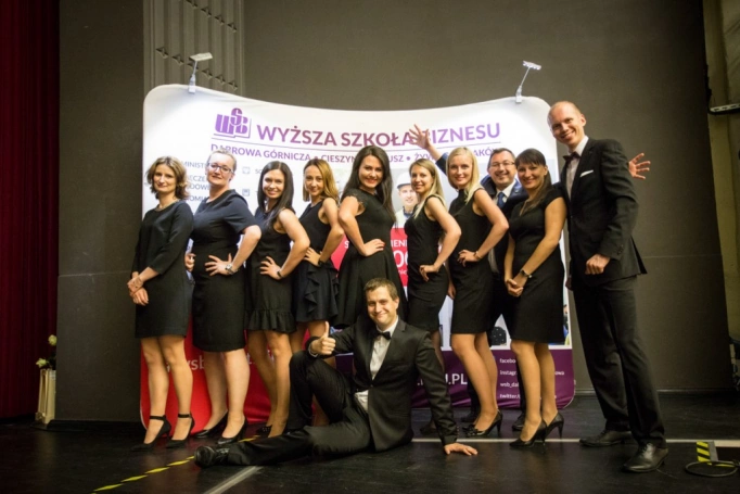 Zdjęcie nr 67 z galerii Maja i Andrzej Sikorowscy na gali zakończenia studiów podyplomowych 