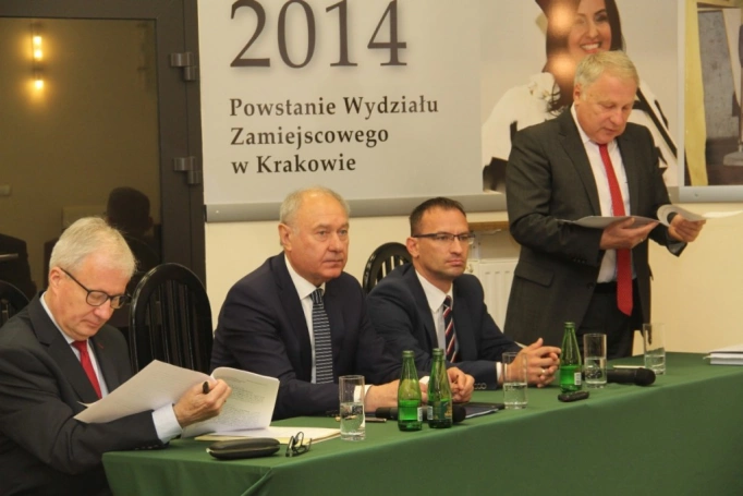 Zdjęcie nr 7 z galerii Publiczna obrona rozprawy doktorskiej mgr inż. Jerzego Bara 