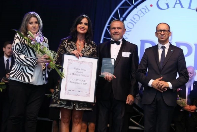 Zdjęcie nr 1 z galerii JM Rektor WSB otrzymała Statuetkę Ambasador "Marka-Śląskie"