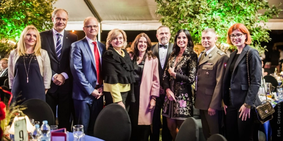 Zdjęcie nr 4 z galerii JM Rektor WSB otrzymała Statuetkę Ambasador "Marka-Śląskie"