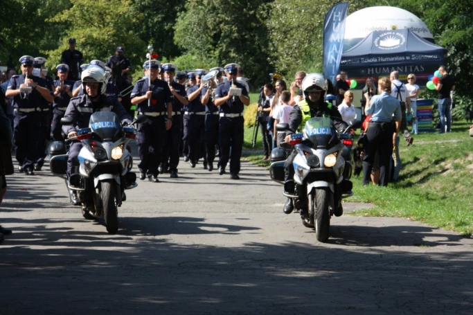 Zdjęcie nr 7 z galerii WSB na Śląskim Festynie Służb Mundurowych!