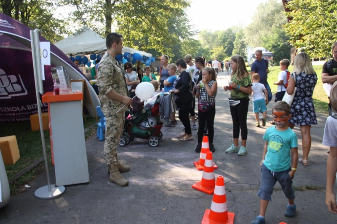 Zdjęcie nr 17 z galerii WSB na Śląskim Festynie Służb Mundurowych!