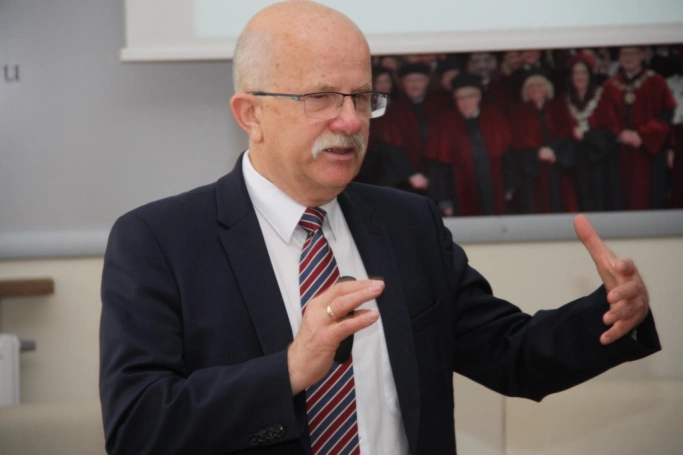 Zdjęcie nr 1 z galerii Seminarium kolejowe o bezpieczeństwie w transporcie zbiorowym