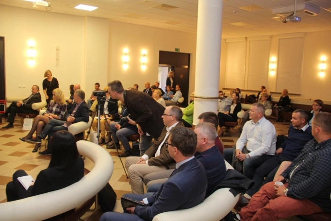 Zdjęcie nr 10 z galerii W świecie turkusowych organizacji, czyli konferencja Holilider