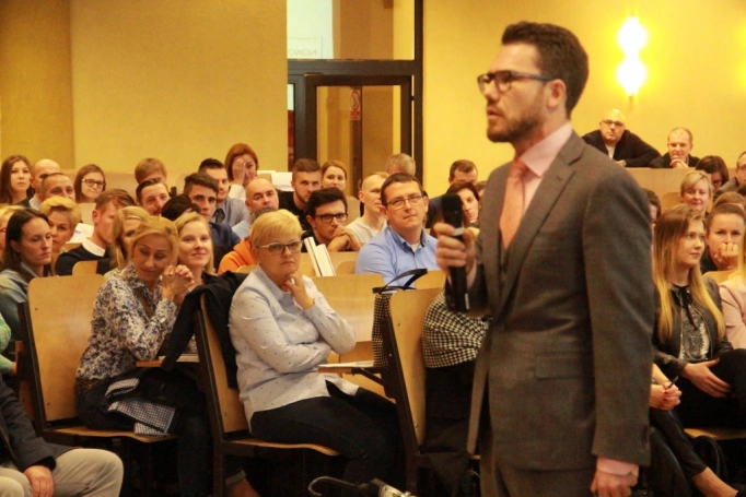 Zdjęcie nr 13 z galerii Wstęp do psychologii przywództwa. Wykład dra Mateusza Grzesiaka