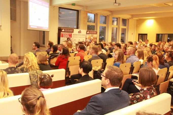 Zdjęcie nr 17 z galerii Wstęp do psychologii przywództwa. Wykład dra Mateusza Grzesiaka