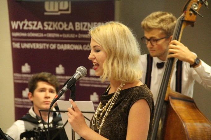 Zdjęcie nr 40 z galerii Absolwenci studiów inżynierskich oraz licencjackich odebrali dyplomy