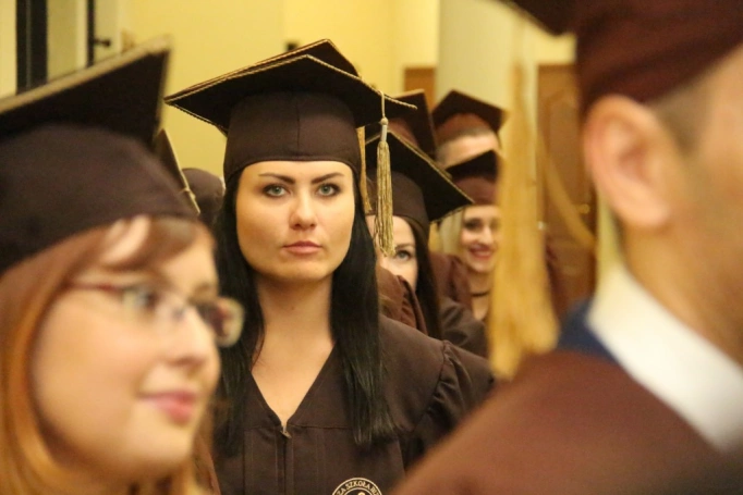 Zdjęcie nr 1 z galerii Gala wręczenia dyplomów absolwentom studiów magisterskich za nami 