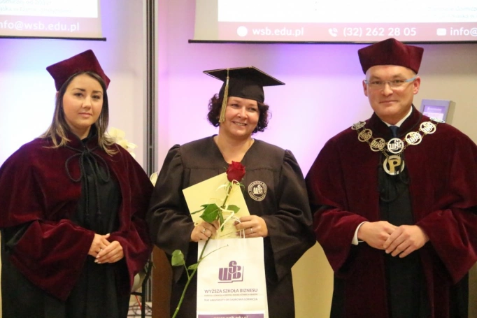 Zdjęcie nr 28 z galerii Gala wręczenia dyplomów absolwentom studiów magisterskich za nami 