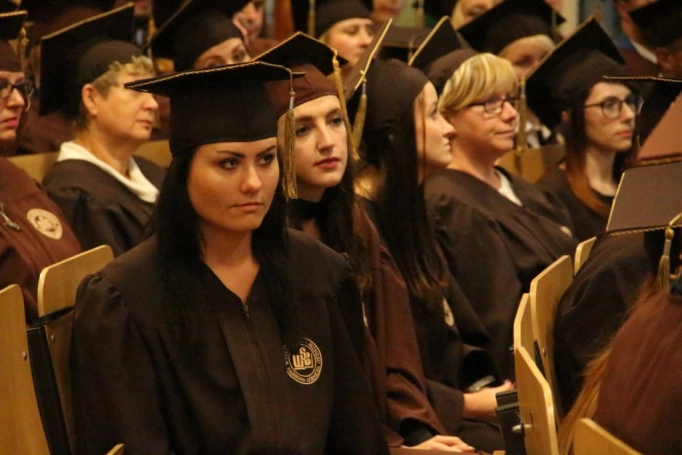 Zdjęcie nr 30 z galerii Gala wręczenia dyplomów absolwentom studiów magisterskich za nami 