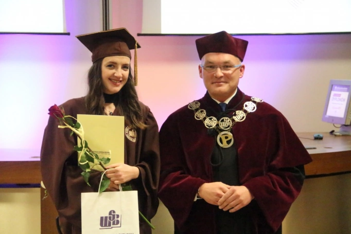 Zdjęcie nr 33 z galerii Gala wręczenia dyplomów absolwentom studiów magisterskich za nami 