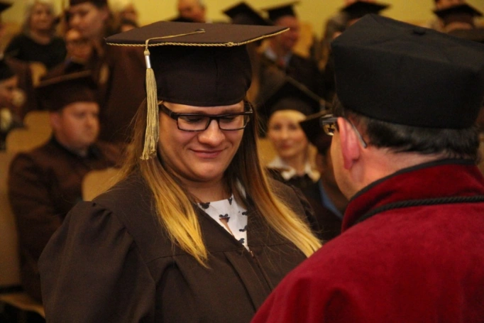Zdjęcie nr 64 z galerii Gala wręczenia dyplomów absolwentom studiów magisterskich za nami 