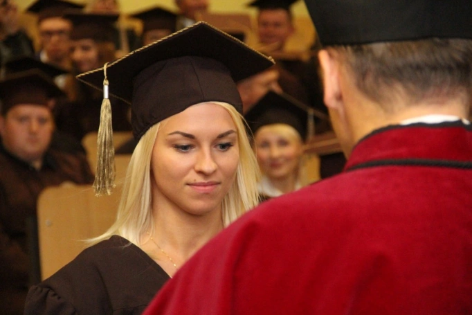 Zdjęcie nr 80 z galerii Gala wręczenia dyplomów absolwentom studiów magisterskich za nami 
