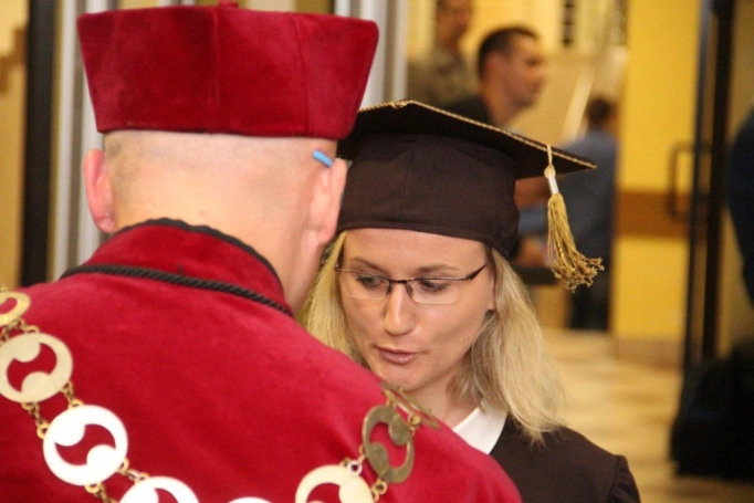 Zdjęcie nr 91 z galerii Gala wręczenia dyplomów absolwentom studiów magisterskich za nami 