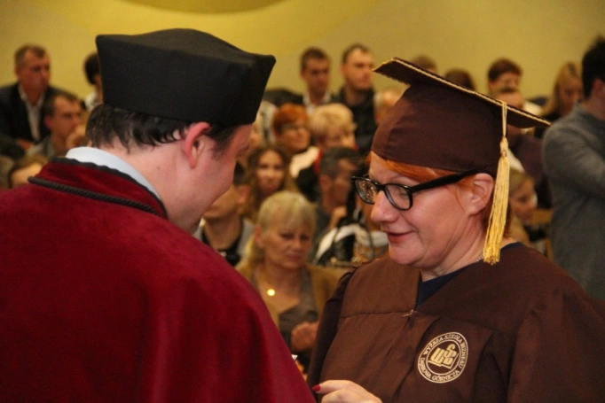 Zdjęcie nr 95 z galerii Gala wręczenia dyplomów absolwentom studiów magisterskich za nami 