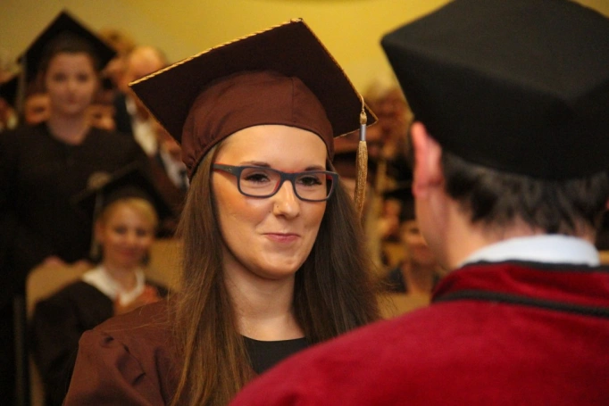 Zdjęcie nr 97 z galerii Gala wręczenia dyplomów absolwentom studiów magisterskich za nami 