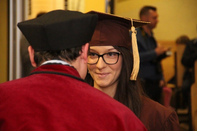 Zdjęcie nr 99 z galerii Gala wręczenia dyplomów absolwentom studiów magisterskich za nami 