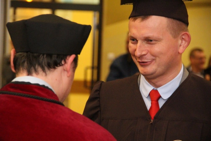 Zdjęcie nr 100 z galerii Gala wręczenia dyplomów absolwentom studiów magisterskich za nami 
