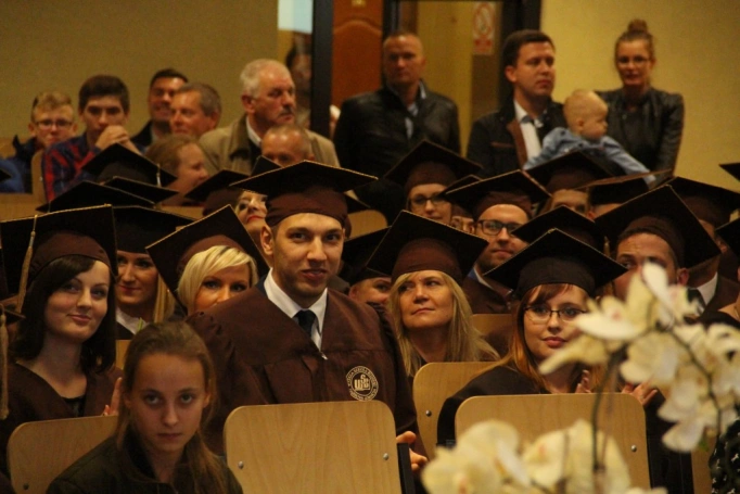 Zdjęcie nr 104 z galerii Gala wręczenia dyplomów absolwentom studiów magisterskich za nami 