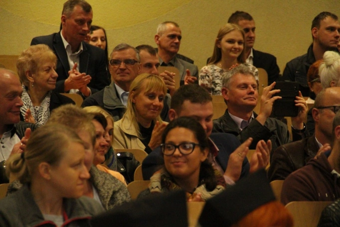 Zdjęcie nr 105 z galerii Gala wręczenia dyplomów absolwentom studiów magisterskich za nami 