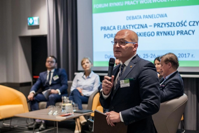 Zdjęcie nr 13 z galerii Wyższa Szkoła Biznesu współorganizatorem Forum Rynku Pracy Województwa Śląskiego