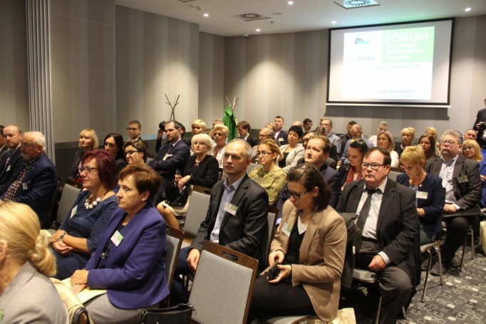 Zdjęcie nr 9 z galerii Wyższa Szkoła Biznesu współorganizatorem Forum Rynku Pracy Województwa Śląskiego