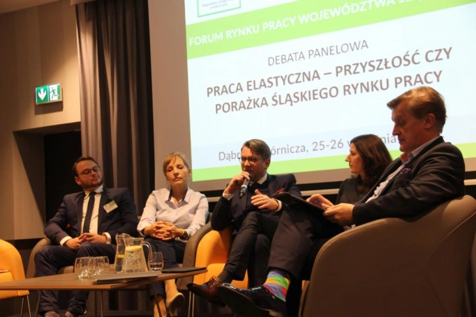 Zdjęcie nr 25 z galerii Wyższa Szkoła Biznesu współorganizatorem Forum Rynku Pracy Województwa Śląskiego