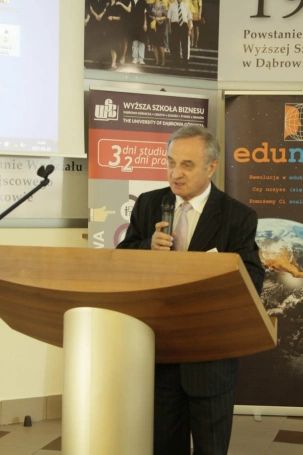 Zdjęcie nr 29 z galerii 26. Ogólnopolskie Sympozjum Naukowe „Człowiek-Media-Edukacja”