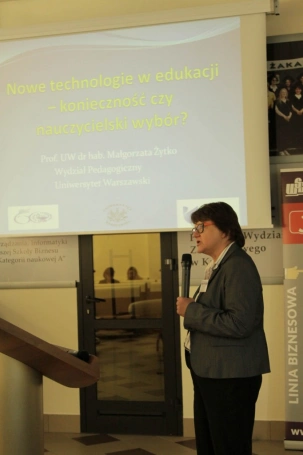 Zdjęcie nr 30 z galerii 26. Ogólnopolskie Sympozjum Naukowe „Człowiek-Media-Edukacja”