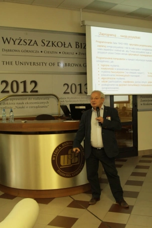 Zdjęcie nr 34 z galerii 26. Ogólnopolskie Sympozjum Naukowe „Człowiek-Media-Edukacja”