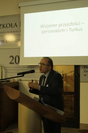 Zdjęcie nr 38 z galerii 26. Ogólnopolskie Sympozjum Naukowe „Człowiek-Media-Edukacja”