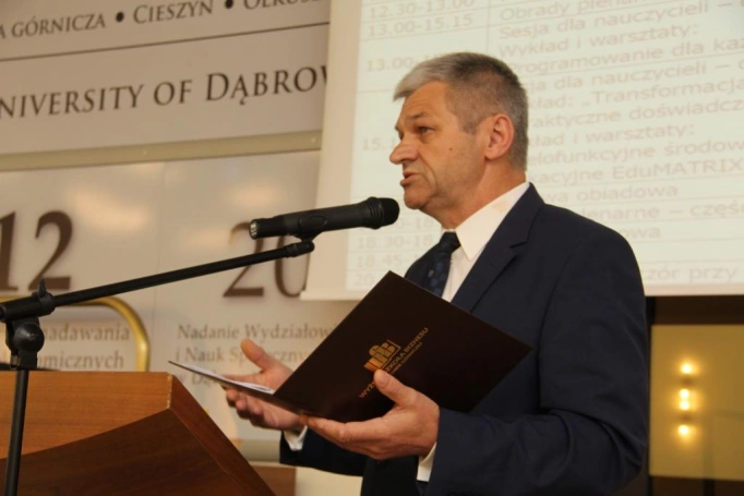 Zdjęcie nr 7 z galerii 26. Ogólnopolskie Sympozjum Naukowe „Człowiek-Media-Edukacja”